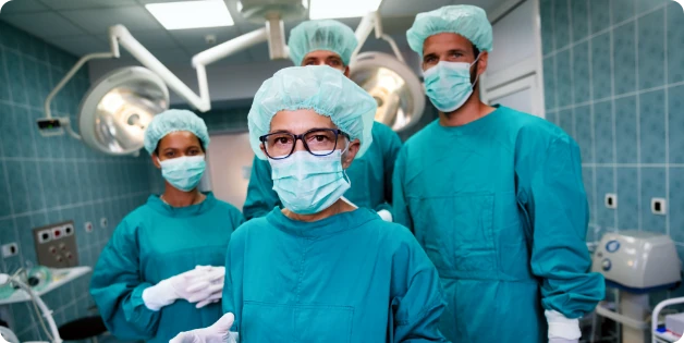 Ärzteteam im Operationssaal
